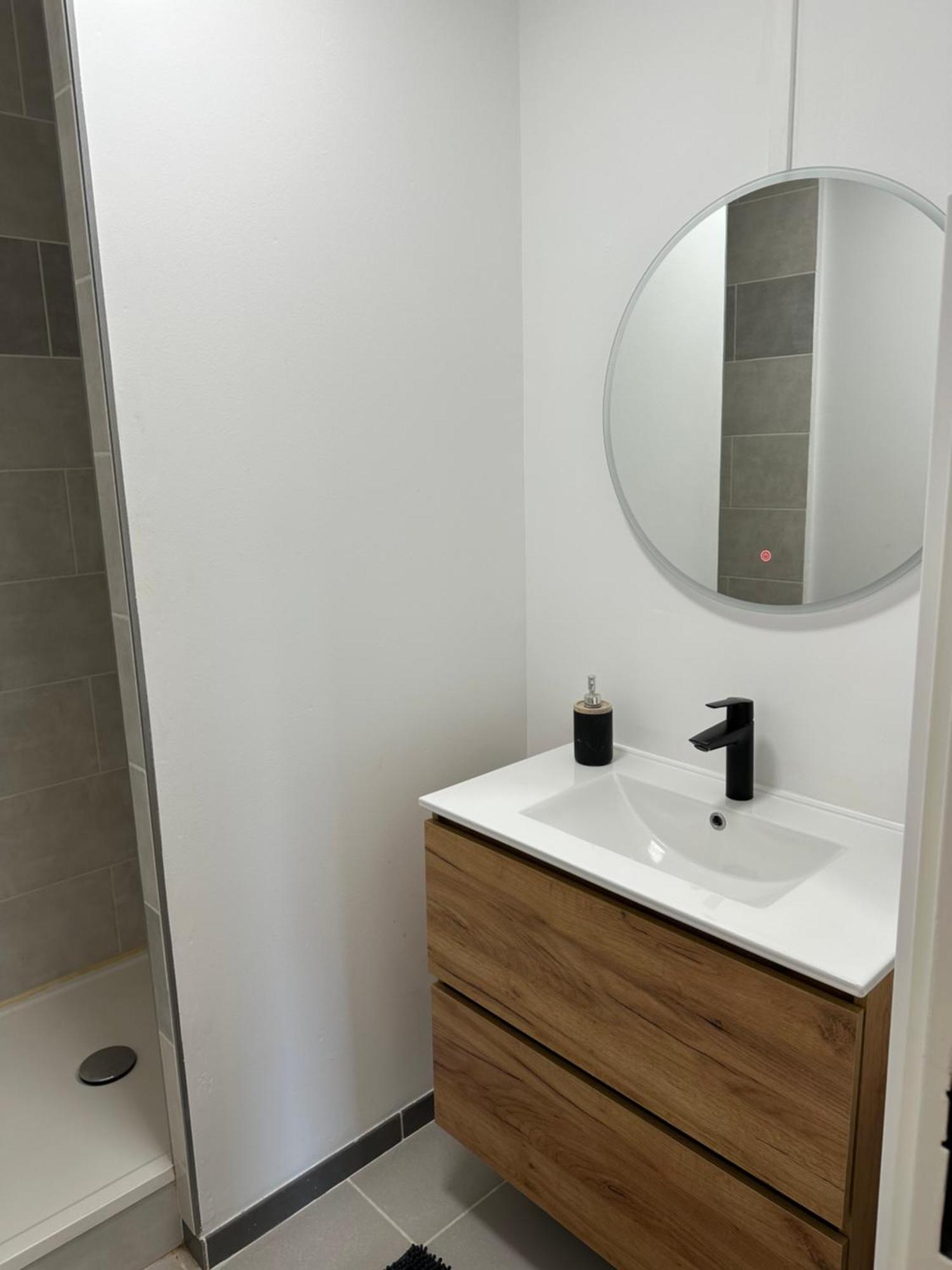 Le Grand Parc 13 - 2 Chambres - Wifi - Parking Шатору Экстерьер фото